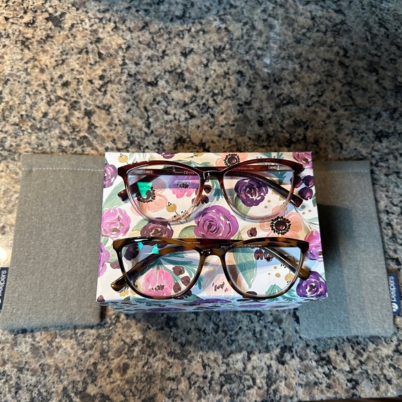 Quantity of 2 Elegant Peepers Tortoise Shell Glasses for Women 2.25 strength - Picture 4 of 5